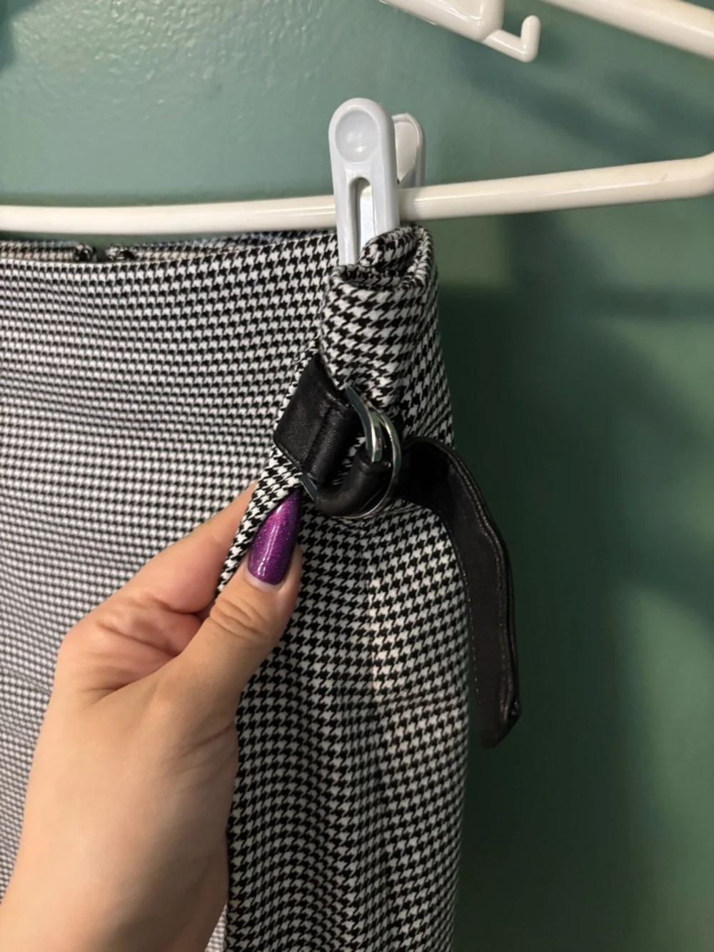 Ann Taylor Black and White Houndstooth Mini Skirt with Buckle Accent - Picture 3 of 6